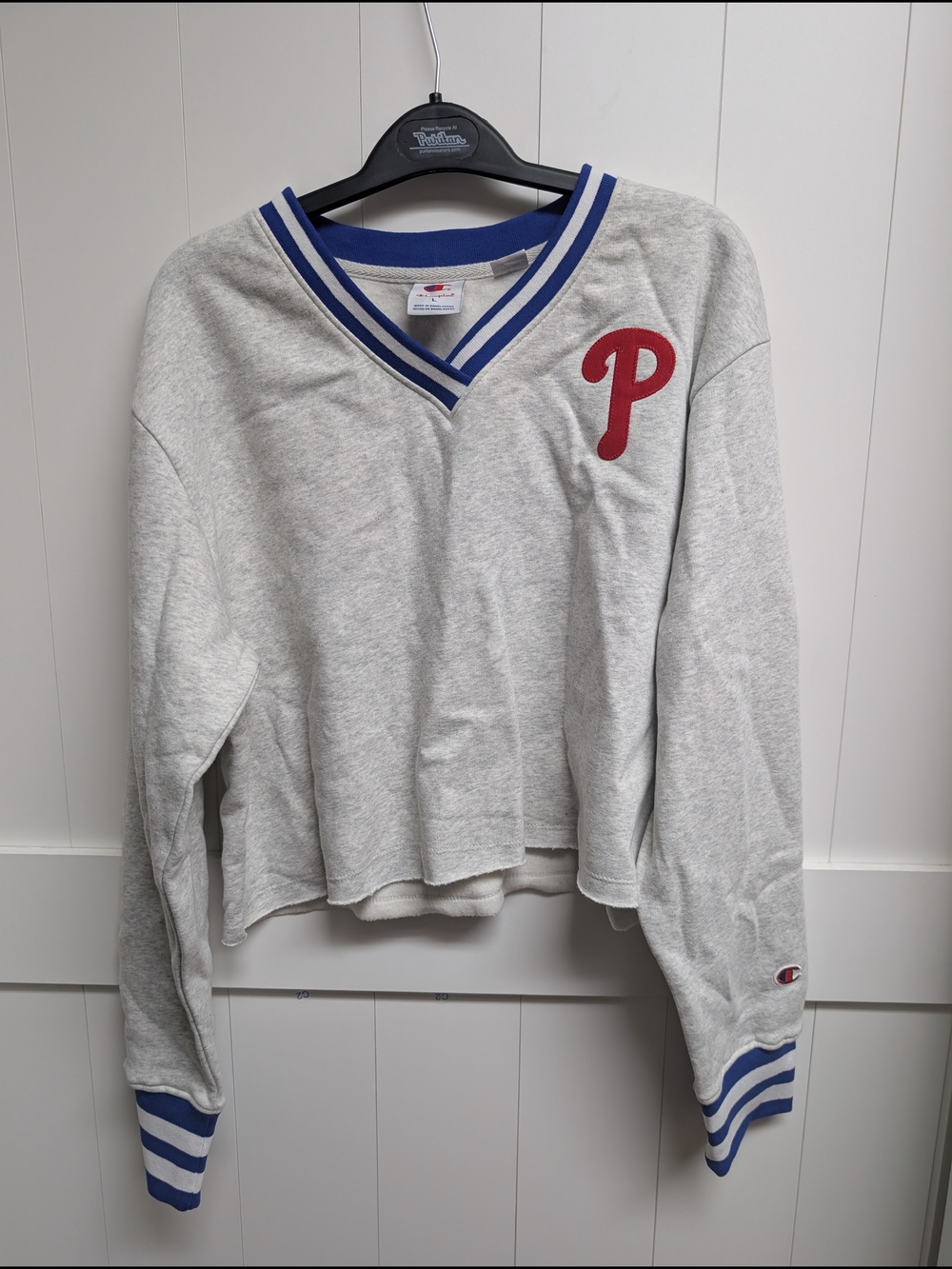 Philadelphia Phillies Champion White V‑Neck Sweater, Large - Picture 2 of 7